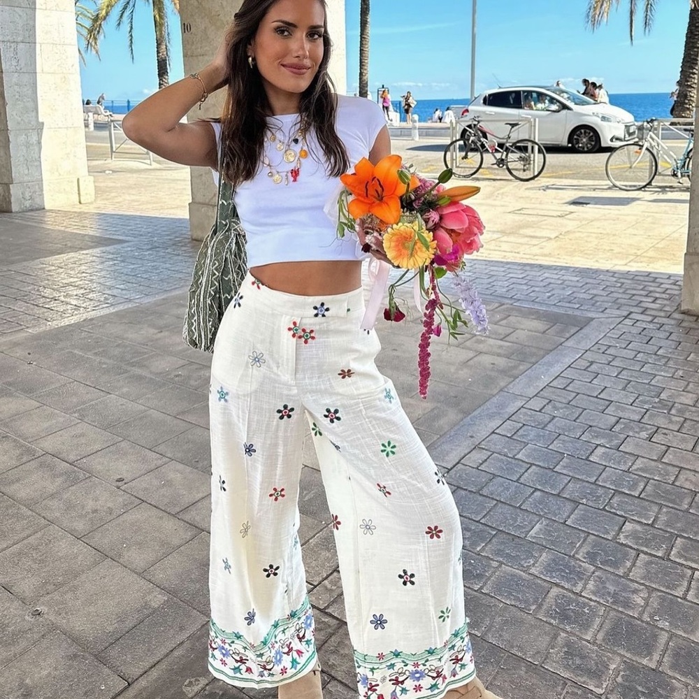 Size Small | Zara | Floral Embroidered Culottes - Picture 4 of 15